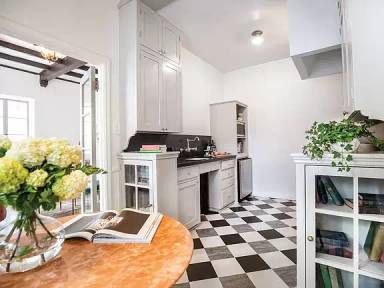 Main picture of 5959 Franklin Ave
