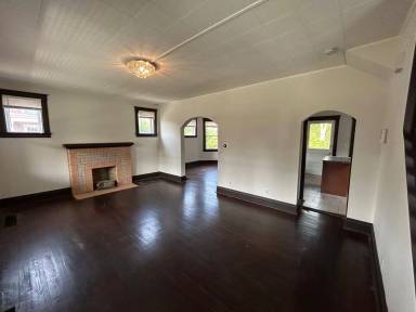 Main picture of 3211 Glenmore Ave
