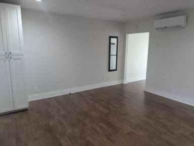 Main picture of 3221 NE 9th St