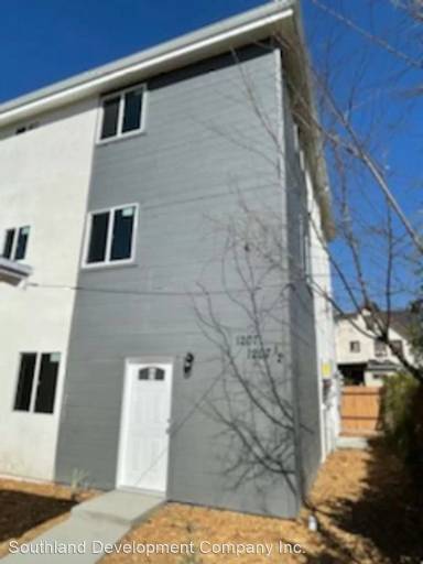 Main picture of 1207 W 37th Dr