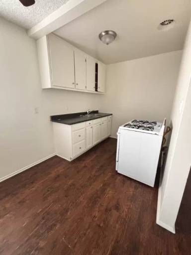 Main picture of 950 S Gilbuck Dr