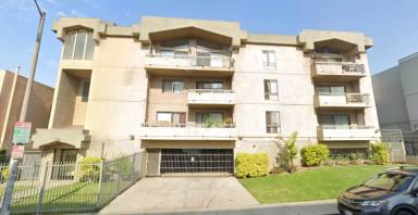 Main picture of 215 N Mariposa Ave