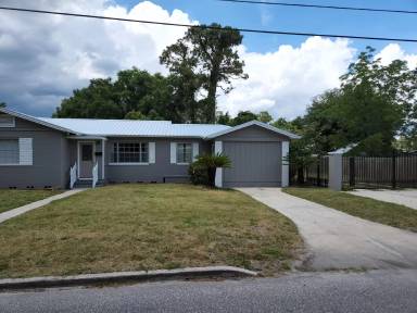 Main picture of 2502 Carr St