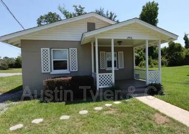 Main picture of 2996 Smith St