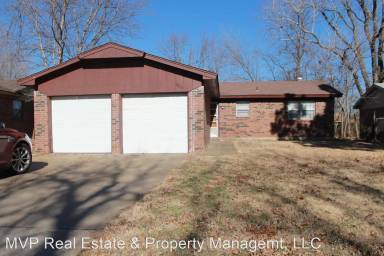 Main picture of 209 W Campbell Dr