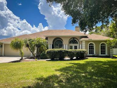 Main picture of 2300 Stonegate Cir