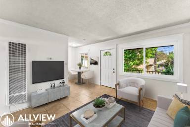 Main picture of 1206 N Van Ness Ave