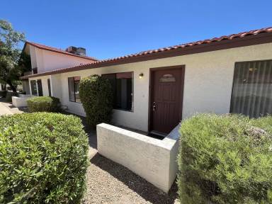 Main picture of 2826 E BECK LN 4