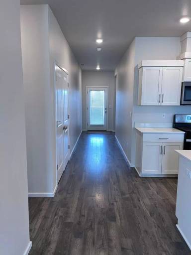 Main picture of 645 NE Union Loop