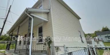 Main picture of 101 W Fulton St