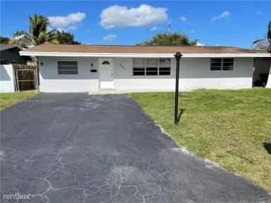 Main picture of 8261 NW 10th St
