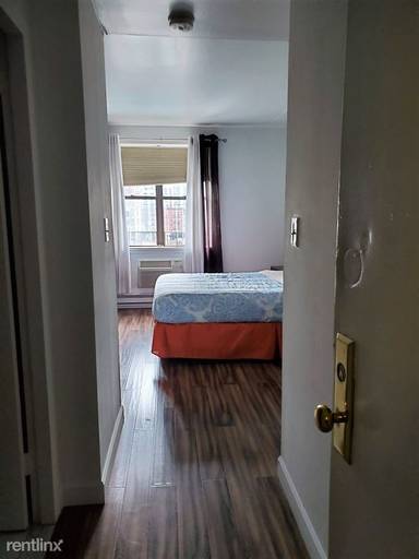 Main picture of 135 W 41st St