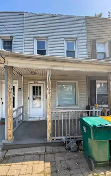 Main picture of 2720 Columbia St