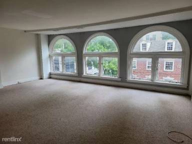 Main picture of 220 S 8th St