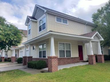 Main picture of 851 Norview Ave
