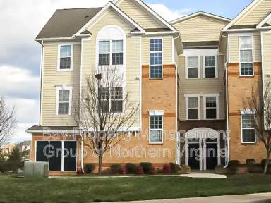 Main picture of 43371 Locust Dale Ter