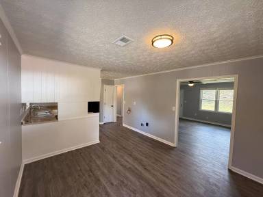 Main picture of 4 Waddell Rd