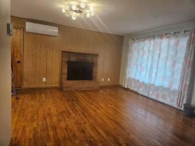 Main picture of 1320 Elm St