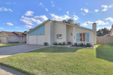 Main picture of 913 Saint Timothy St