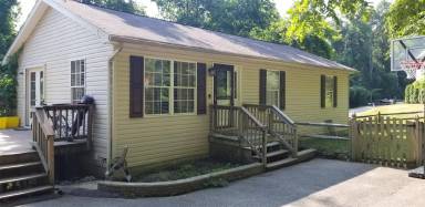 Main picture of Chesapeake Avenue