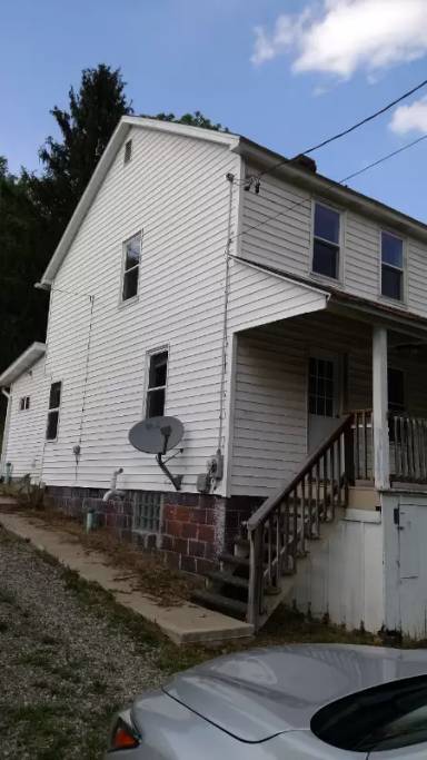 Main picture of 107 2 St