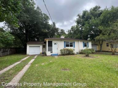 Main picture of 5535 Lakewood Cir E