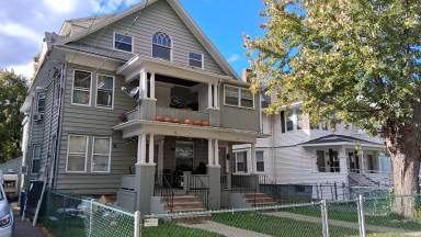Main picture of 143 Edgewood St