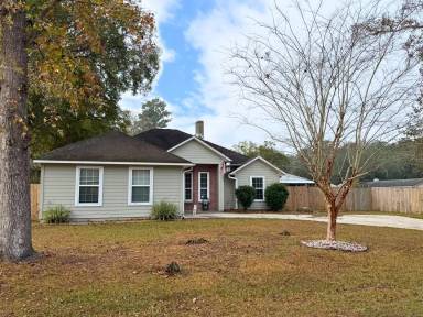 Main picture of 225 W Magnolia Ave