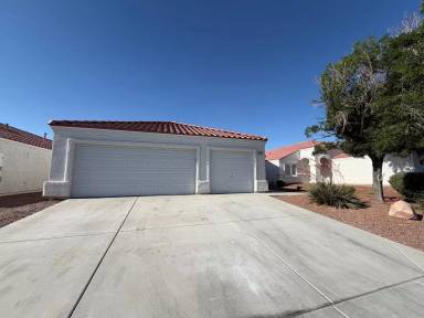 Main picture of 2139 Meadow Green Ave