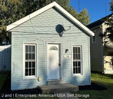 Main picture of 148 S Washington St
