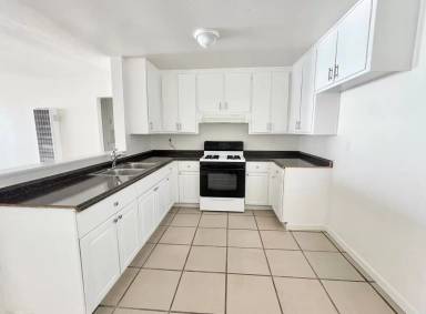 Main picture of 3037 Garnet Ln