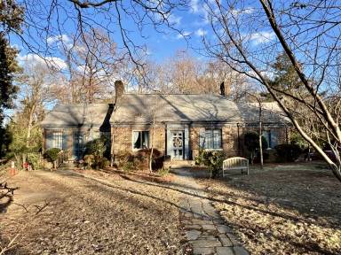 Main picture of 414 Dixie Trl