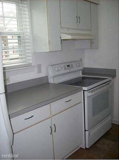Main picture of 922 Arno St SE