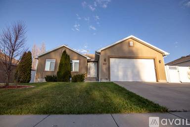 Main picture of 3217 S Hunter View Dr
