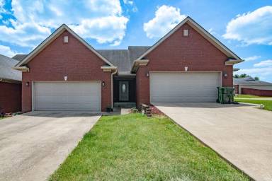Main picture of 114 Twin Lakes Dr