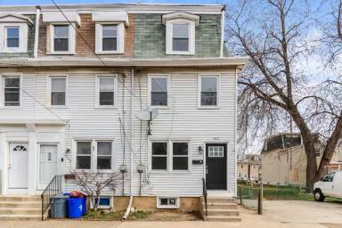 Main picture of 411 Powell St