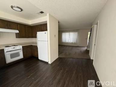 Main picture of 10310 El Camino Real