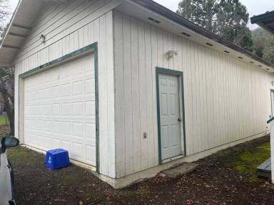 Main picture of 749 NW Plateau Dr