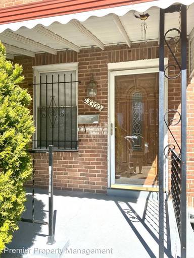 Main picture of 3300 Lake Ave