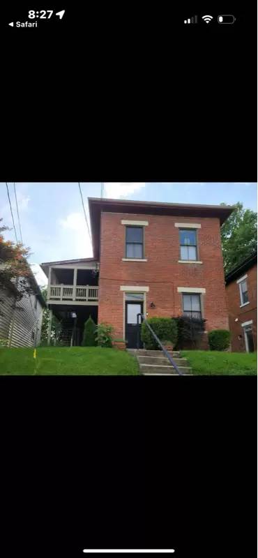 Main picture of 889 S Front St