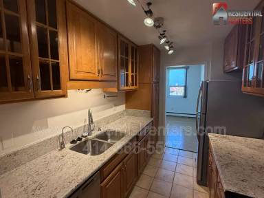 Main picture of 1707 N Prospect Ave