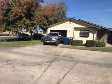 Main picture of 3180 N Walnut Rd