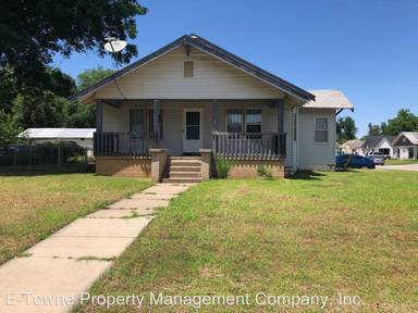 Main picture of 814 E Oak Ave