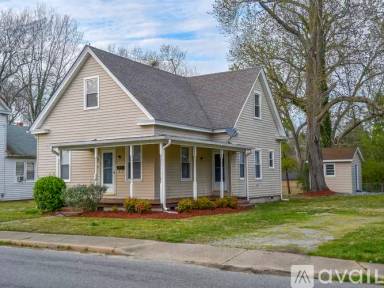 Main picture of 216 Cary St