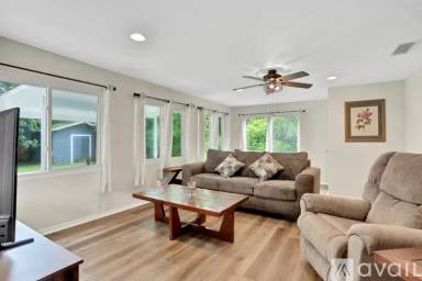 Main picture of 4318 Lexington Ave