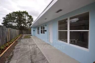 Main picture of 143 W 28th St