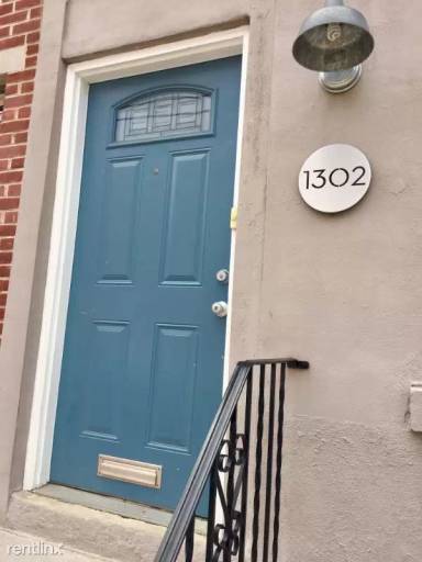 Main picture of 1302 N Randolph St