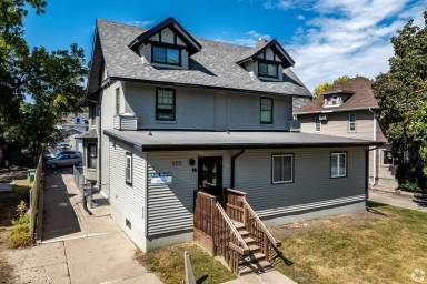 Main picture of 525 Welch Ave