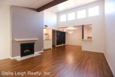 Main picture of 2625 Pirineos Way