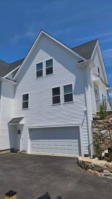 Main picture of 25 Bouton St